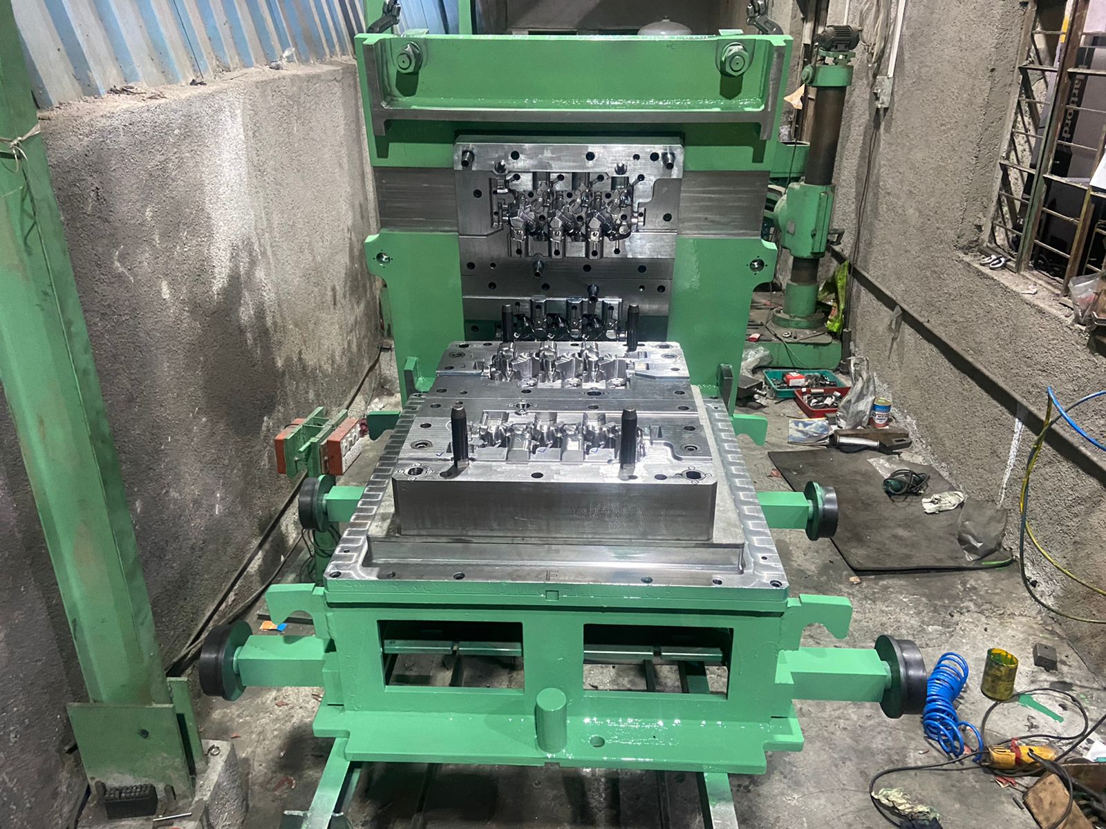 Cold Core Box – Engine Block Oil Gallery Core