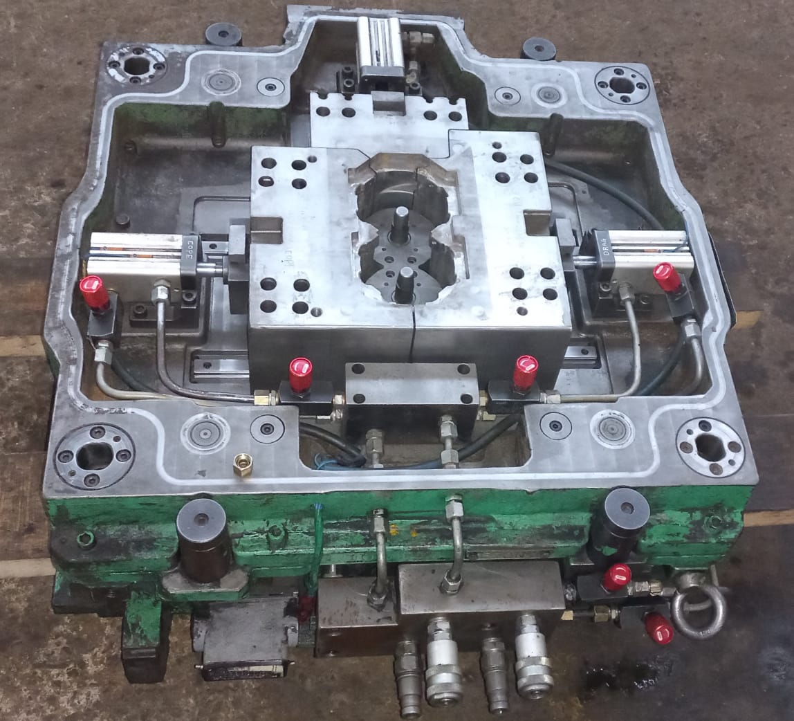 Loramendi Core Box – Cylinder Head Port Core