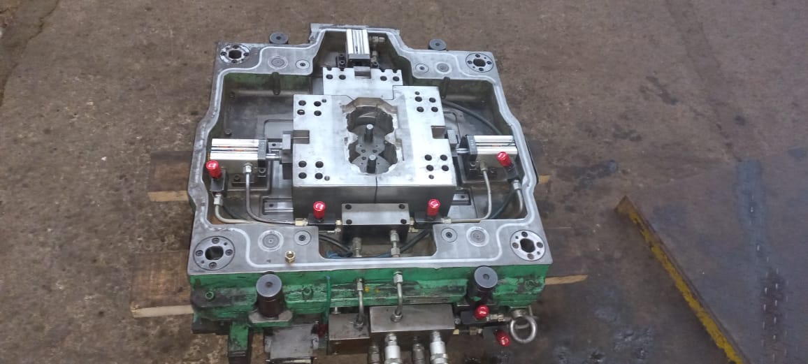 Loramendi Core Box – Engine Block Oil Gallery