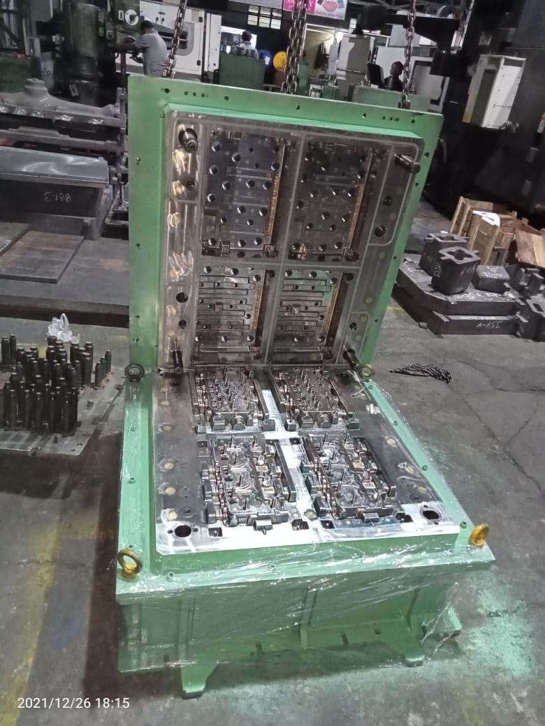 Cold Core Box – Multi-Cavity Small Parts